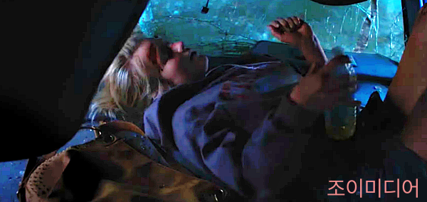 포기하지 않고 끝까지 상황을 이겨내보려는 맬러리