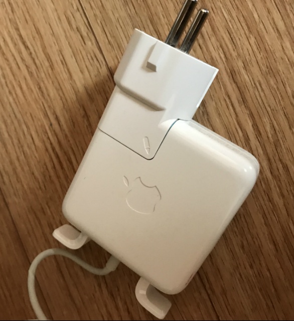 맥북에 전기 흐를 때 해결 방법2