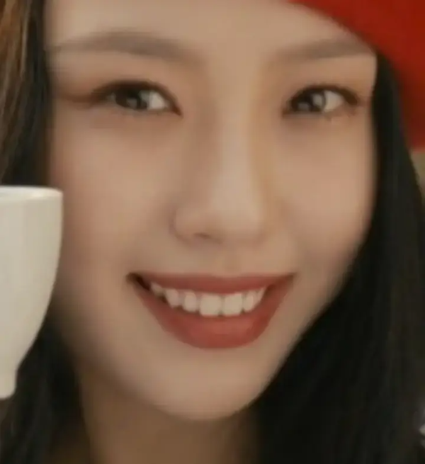 배우-고민시-사진