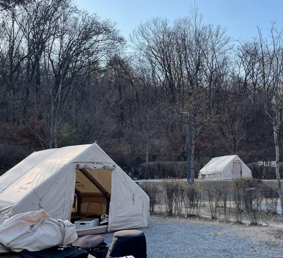 캠핑-바닥-그라운드-시트-유무에-따라-냉기가-큰지?-데크-파쇄석-후기-동기캠핑-꿀팁