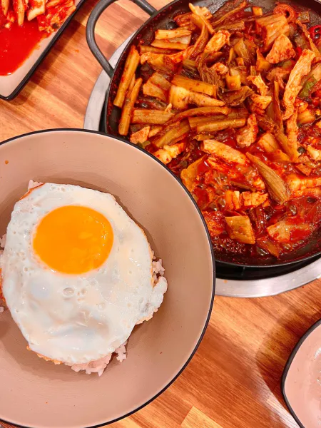 기다려야 제맛 갓김치찌개