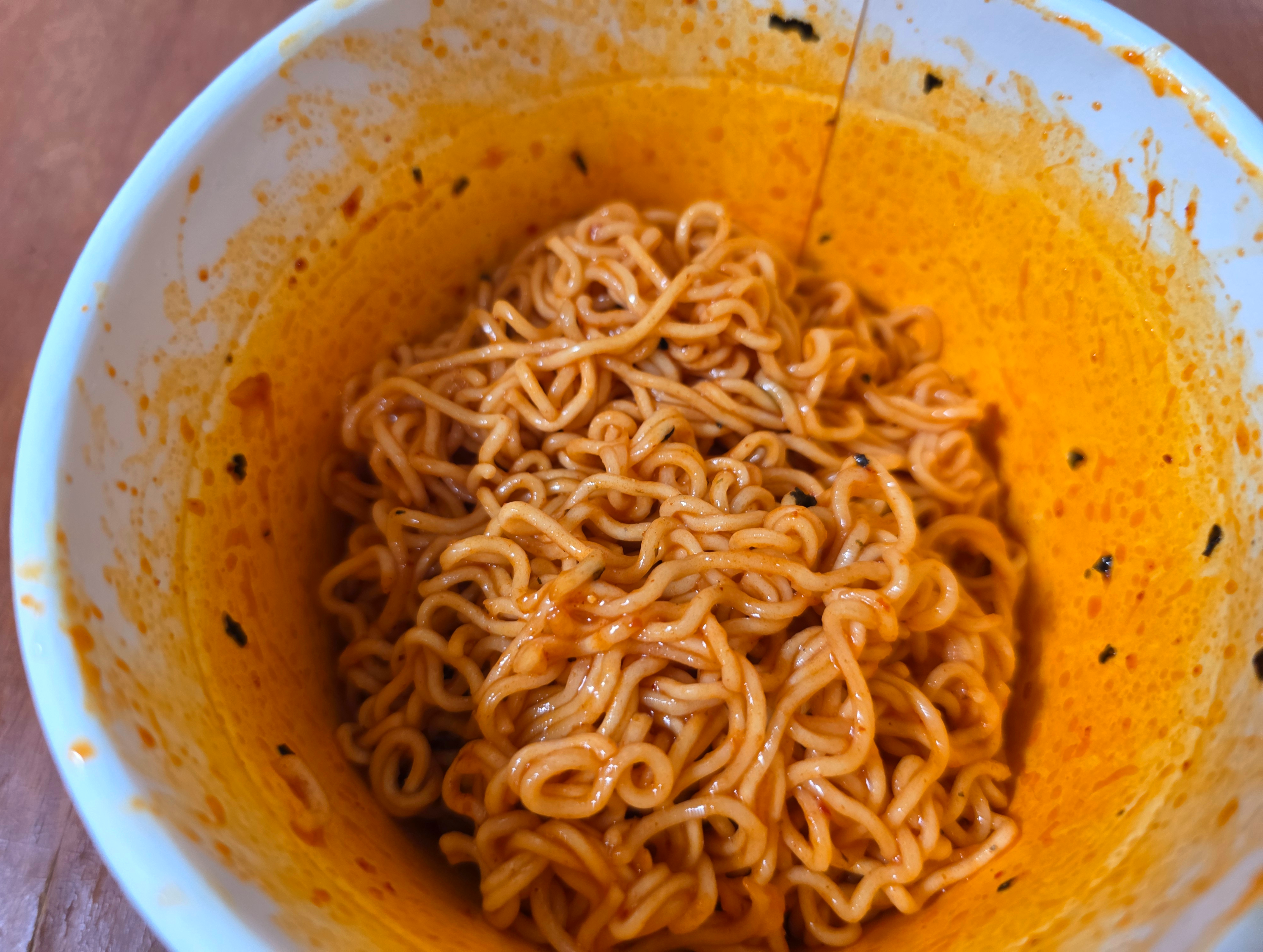 농심배홍동큰사발면