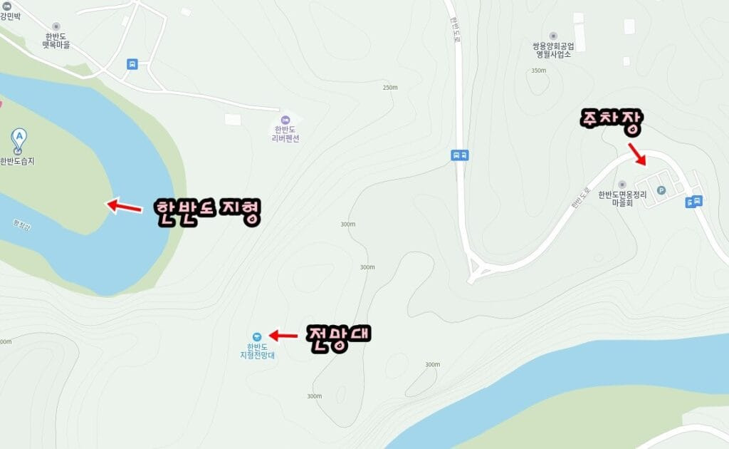 영월 한반도지형 전망대로 가는 나무데크와 산책로