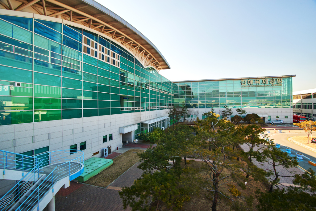 김해국제공항의 전경 모습