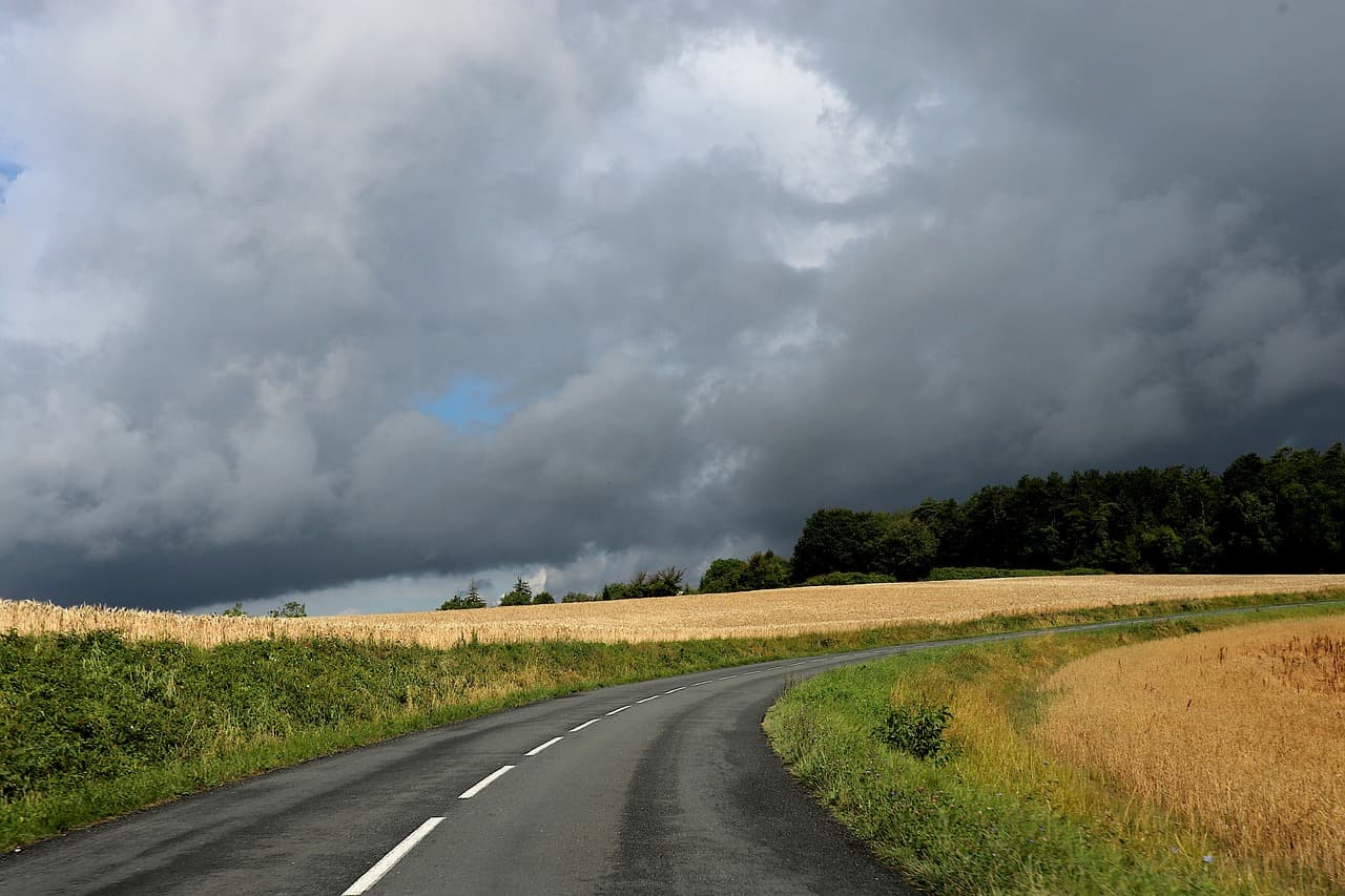 비구름 소리 녹음 취미 자연의 소리를 기록하다