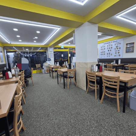 전주콩나물국밥 가야밀면 내부