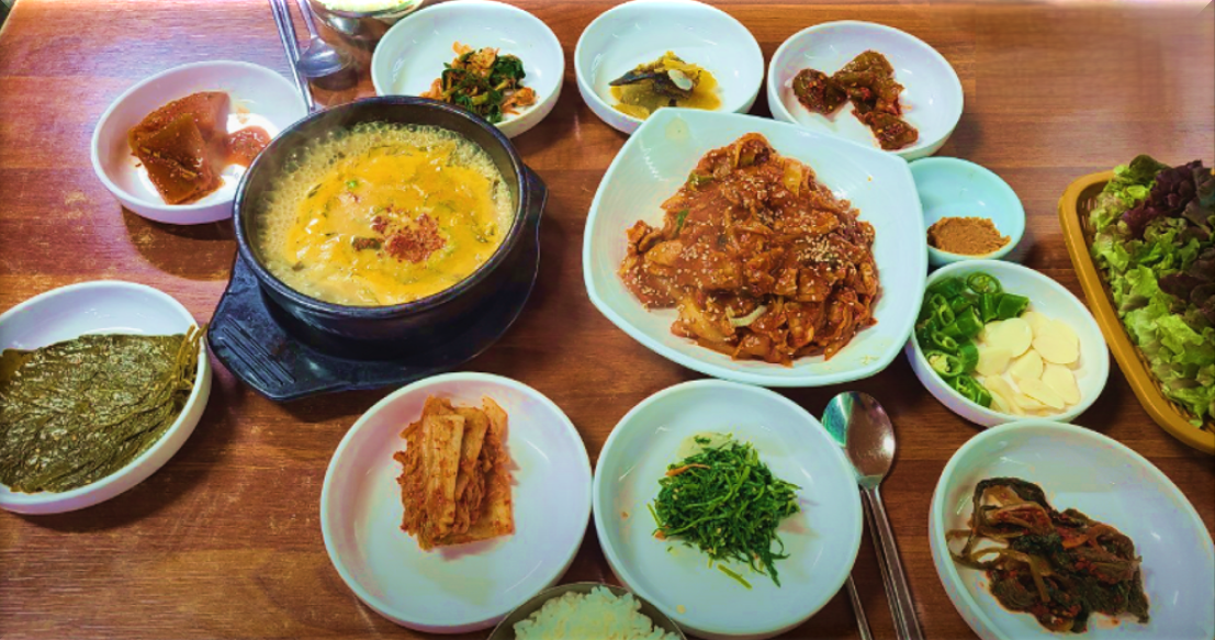 청국장과-제육볶음-한-상