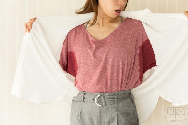 조기 폐경 전조증상 몸에서 냄새 갱년기