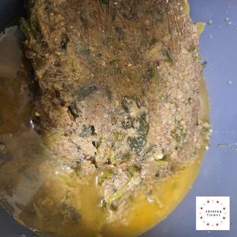 추추 추어탕 밀키트-냄비에 부은 직후-아직 약간 덜 녹은 상태