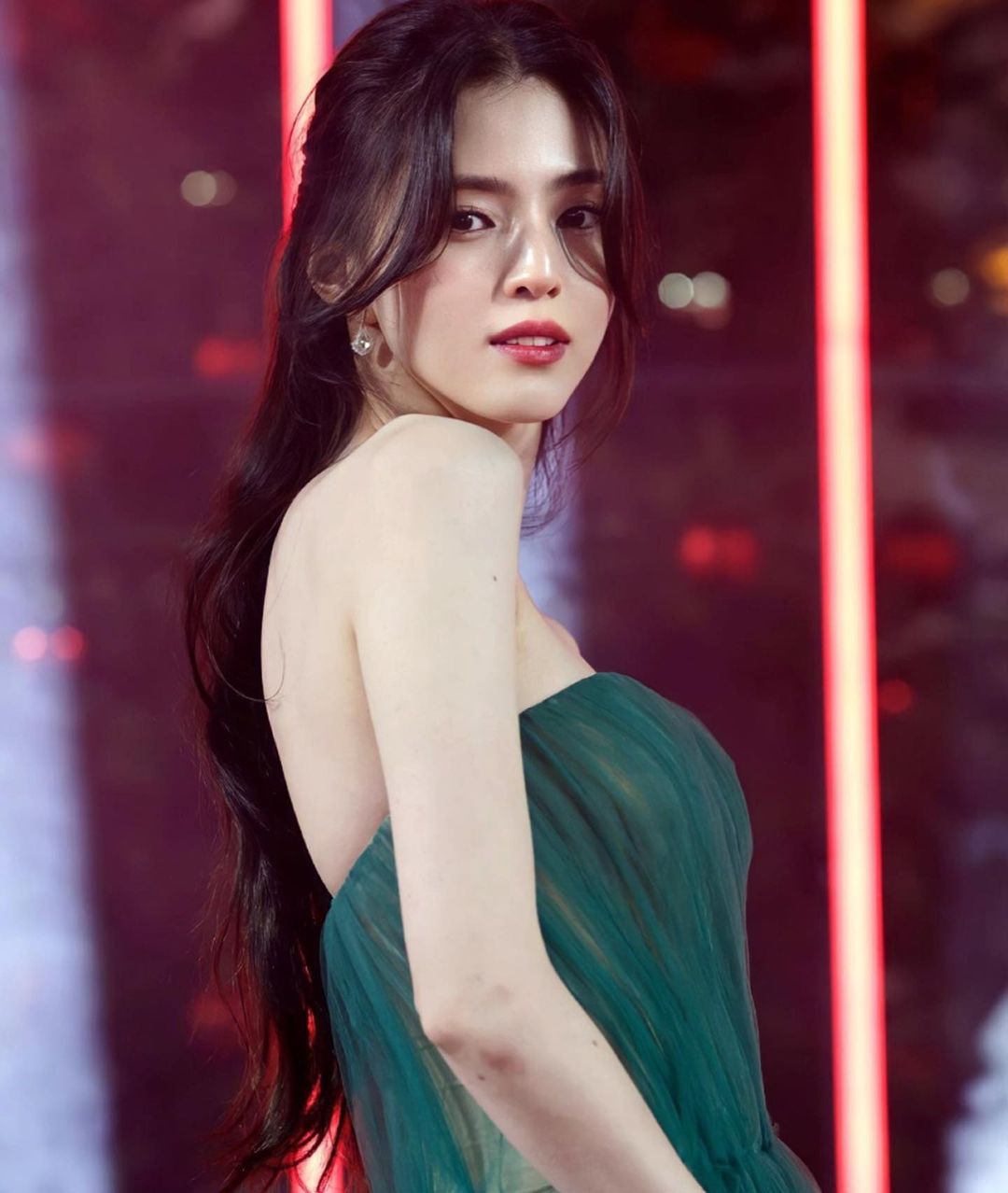 한소희 글래머스러운 드레스