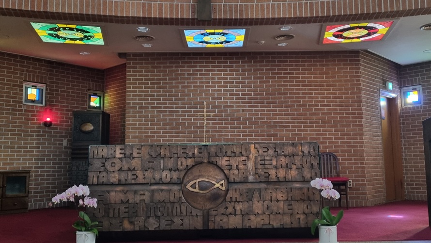 서울 행운동성당 제단 사진