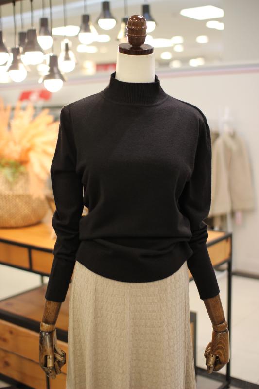 스테파니 반폴라 니트 A22SW2803