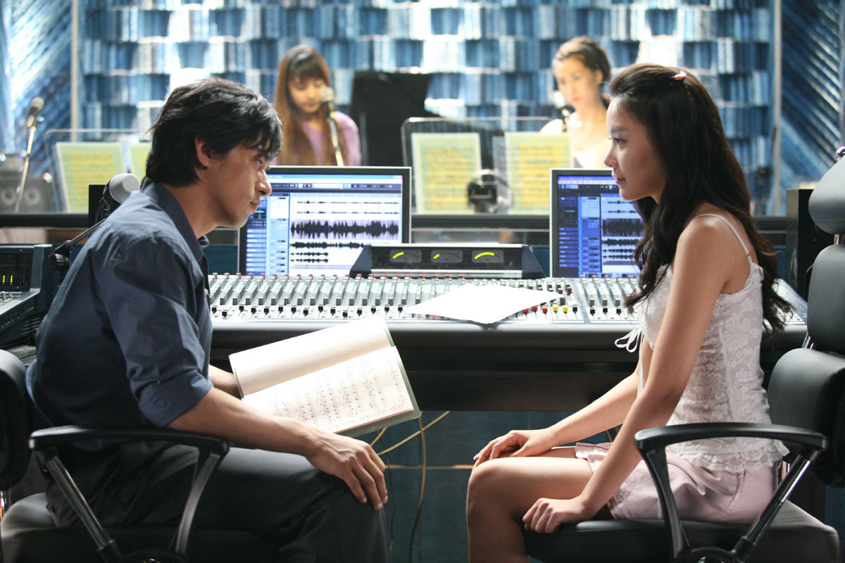 진짜 나를 마주한 순간, 선택의 아픔, 그리고 치유 — 영화 '미녀는 괴로워' 리뷰