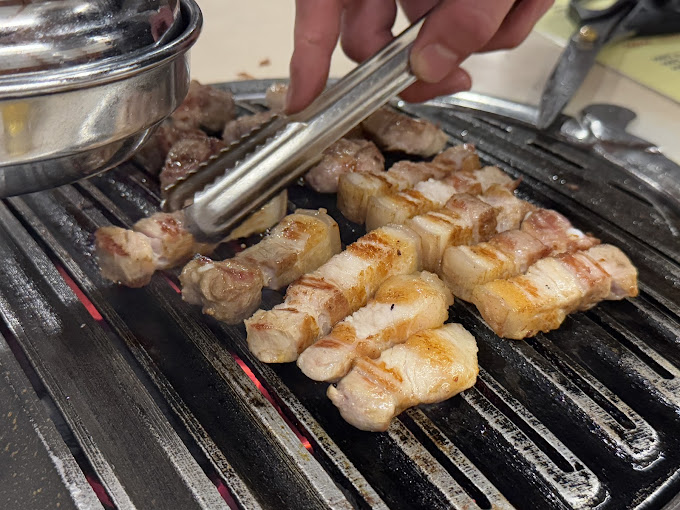 강남 돼지고기집 '꿉당'