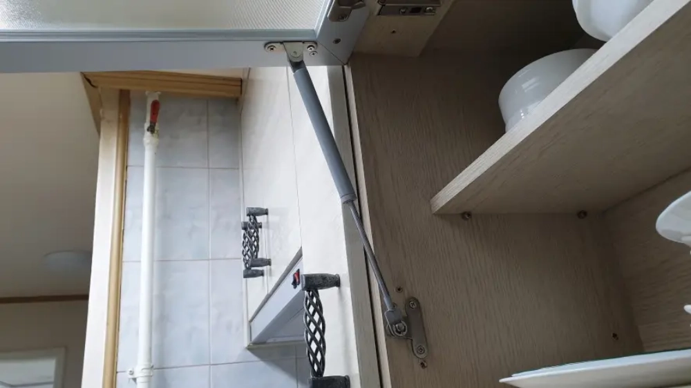 플랩장 쇼바 모습