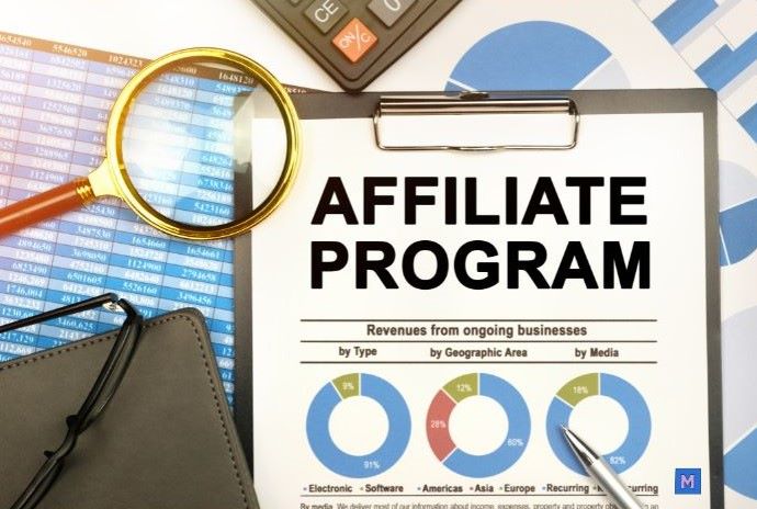 제휴 프로그램 수익 분석 리포트 - 지역별 미디어별 매출 데이터 차트 via Canva