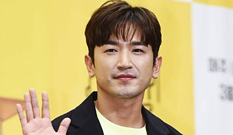 가수-이민우