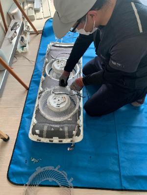 알트태그-스탠드형 에어컨 내부 분해