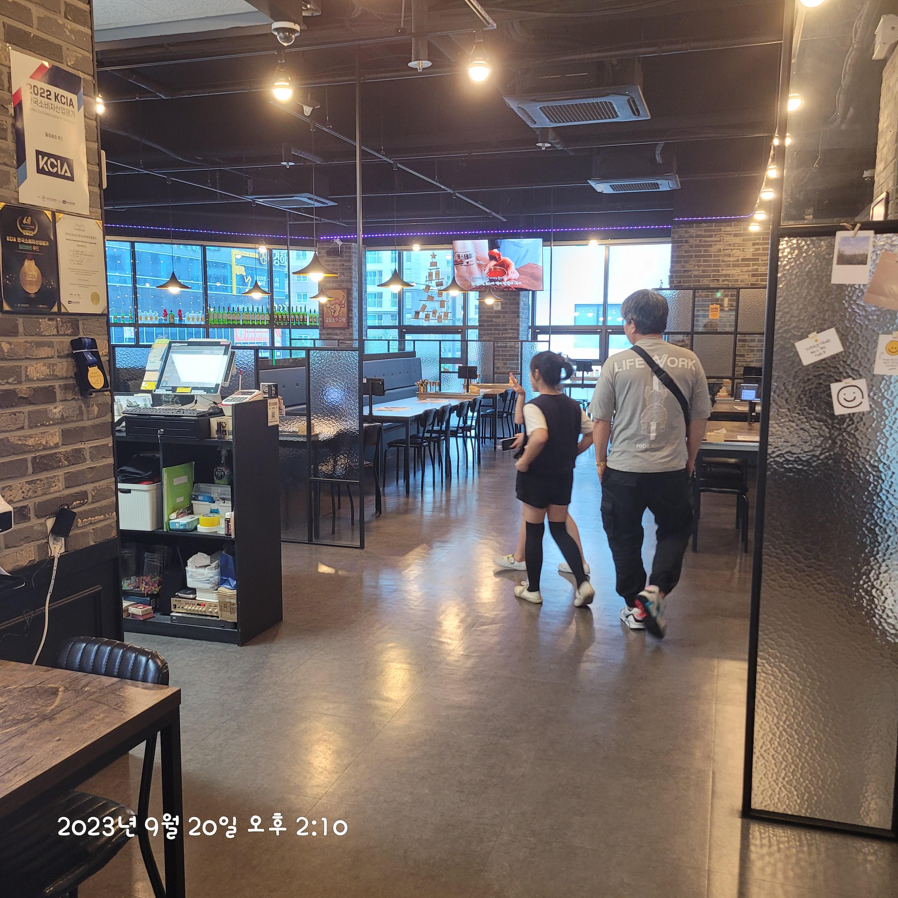 구미산동맛집훗스테이크내부