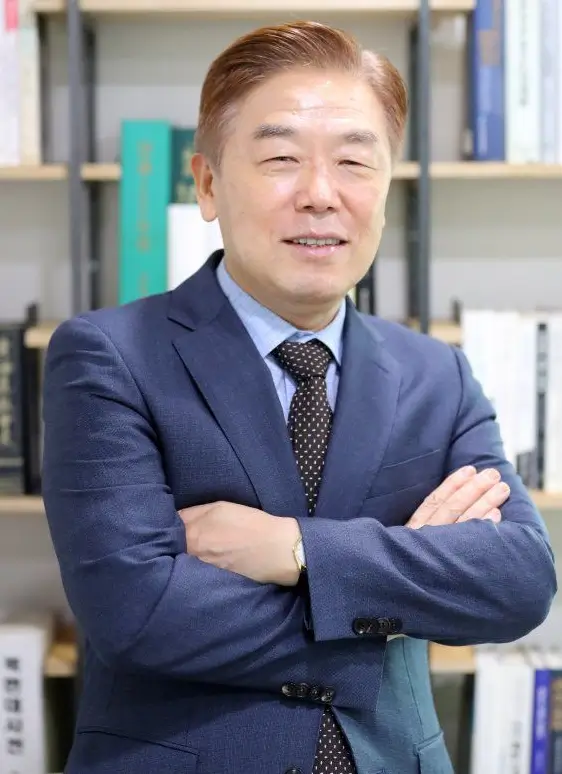 김형석