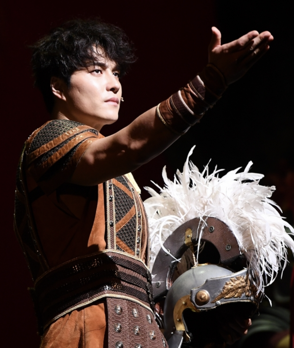 민우혁 뮤지컬 연기 활동