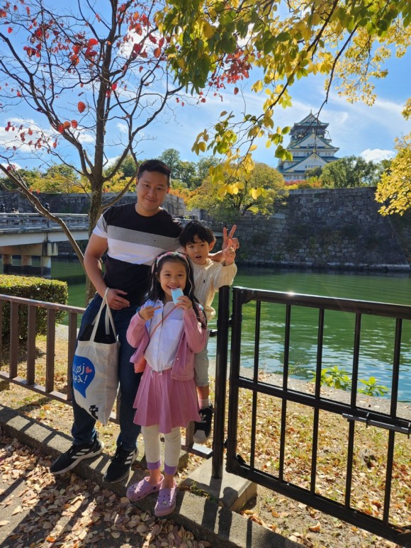오사카성에서 가족사진