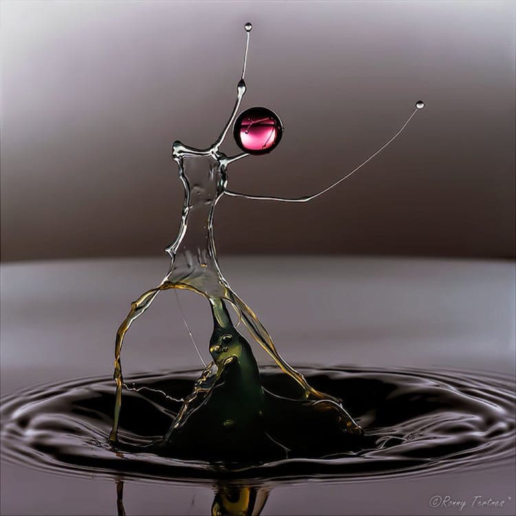 움직이는 물에 숨겨진 인간의 모습 포착 경이로운 초고속 사진 Ultra High-Speed Photography Captures Hidden Human Figures in Moving Water