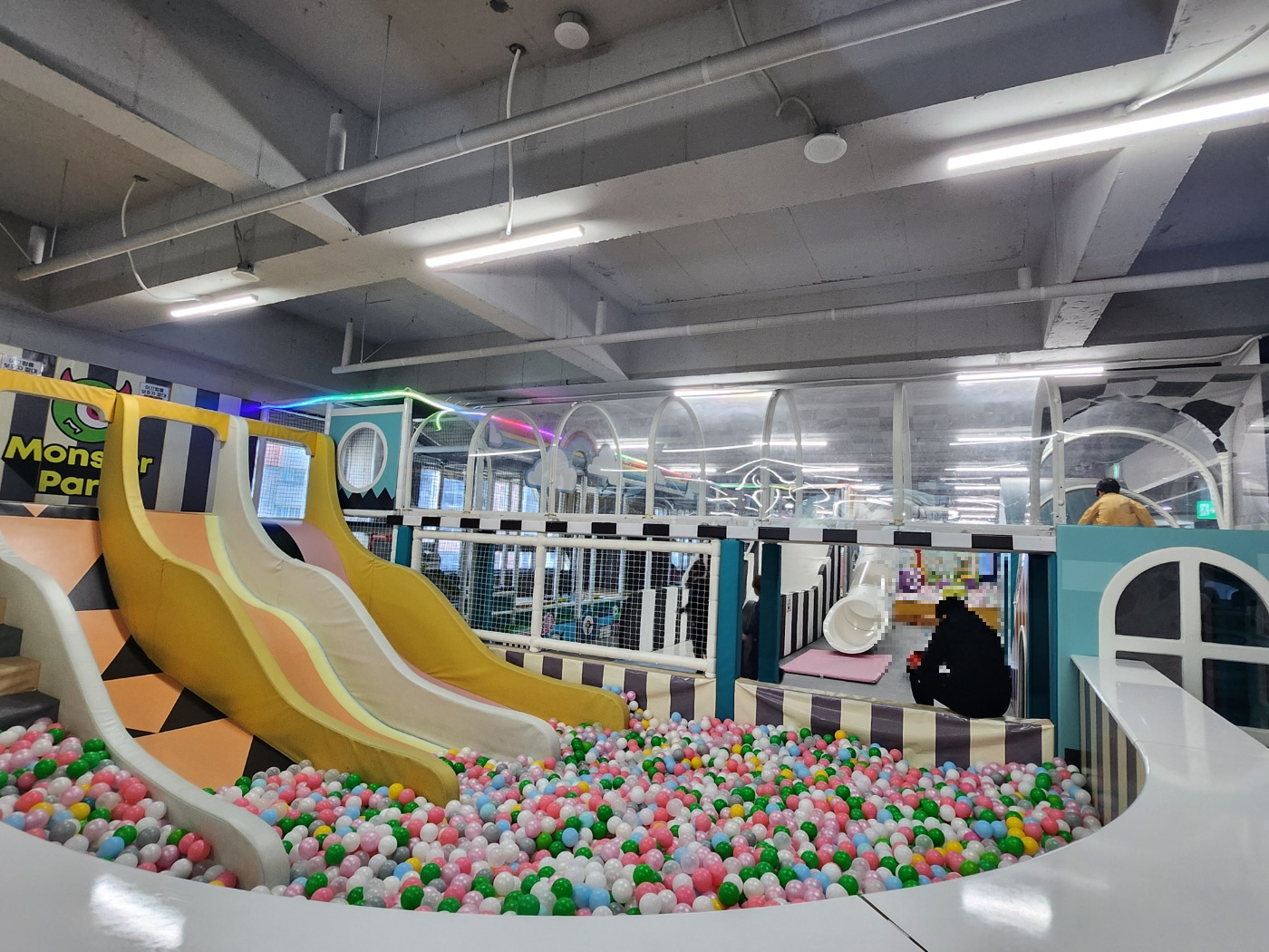 몬스터파크-명지점-8층-왼쪽
