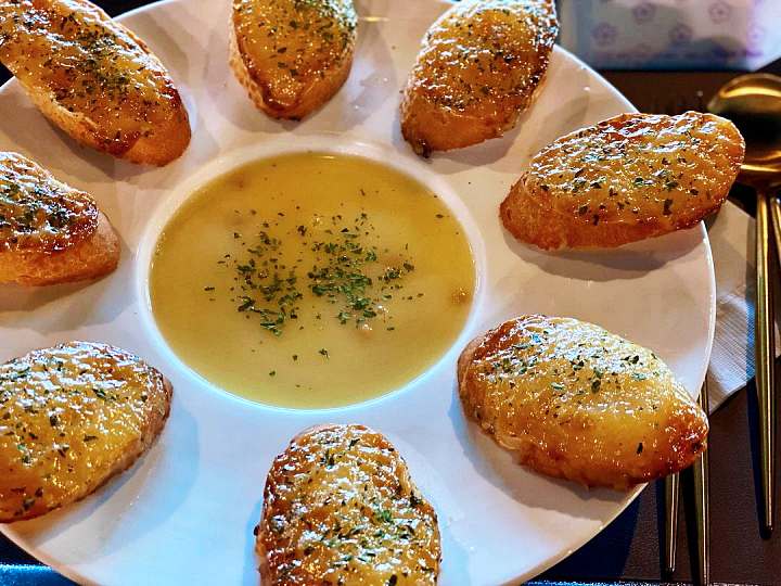 토요일은 밥이좋아 토밥 예산 윤봉길기념관 메타세콰이어길 맛집 추천 토밥좋아 위치