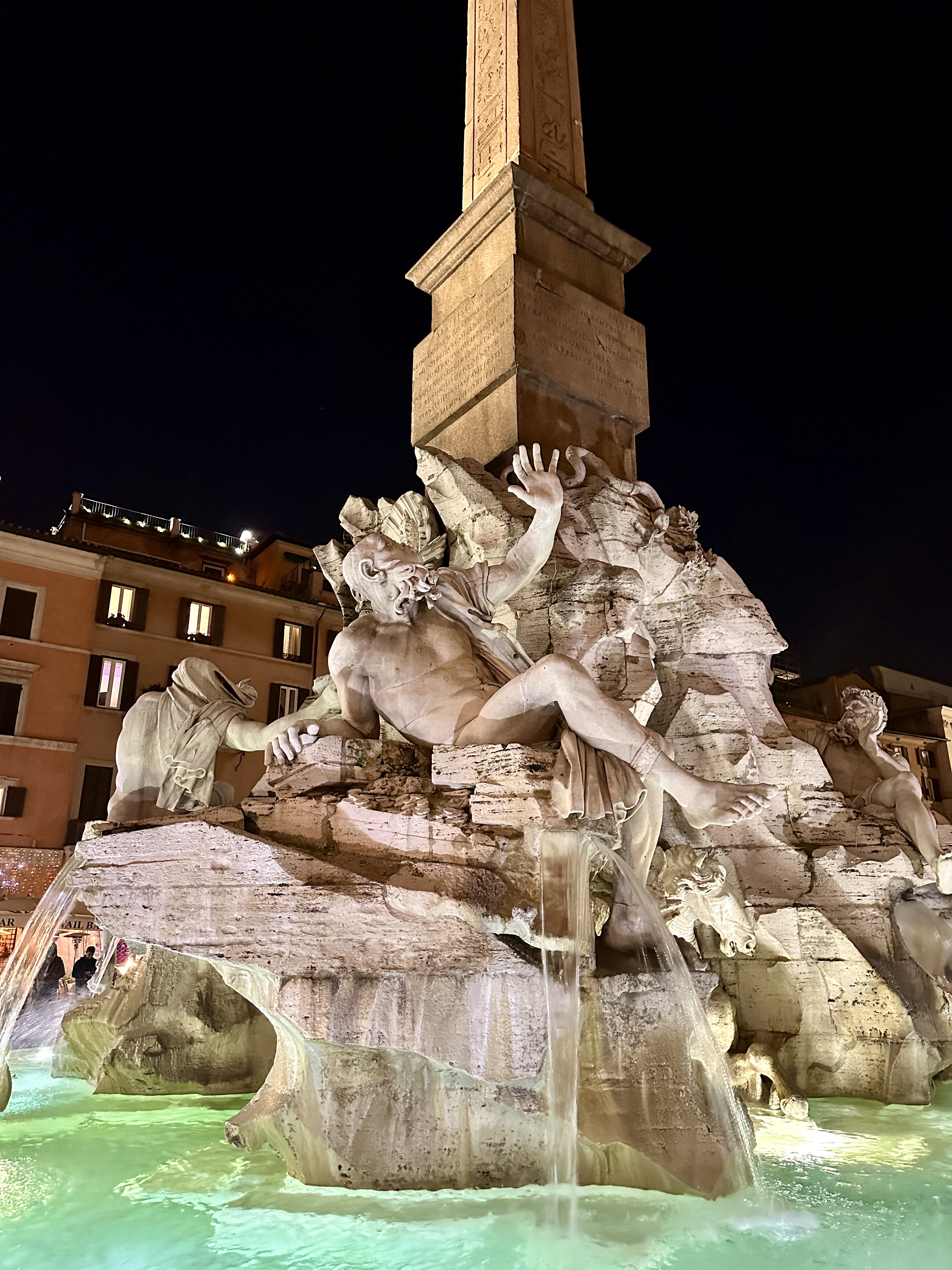 성당이 무너질까 두려워하는 라 플라타 강의 신