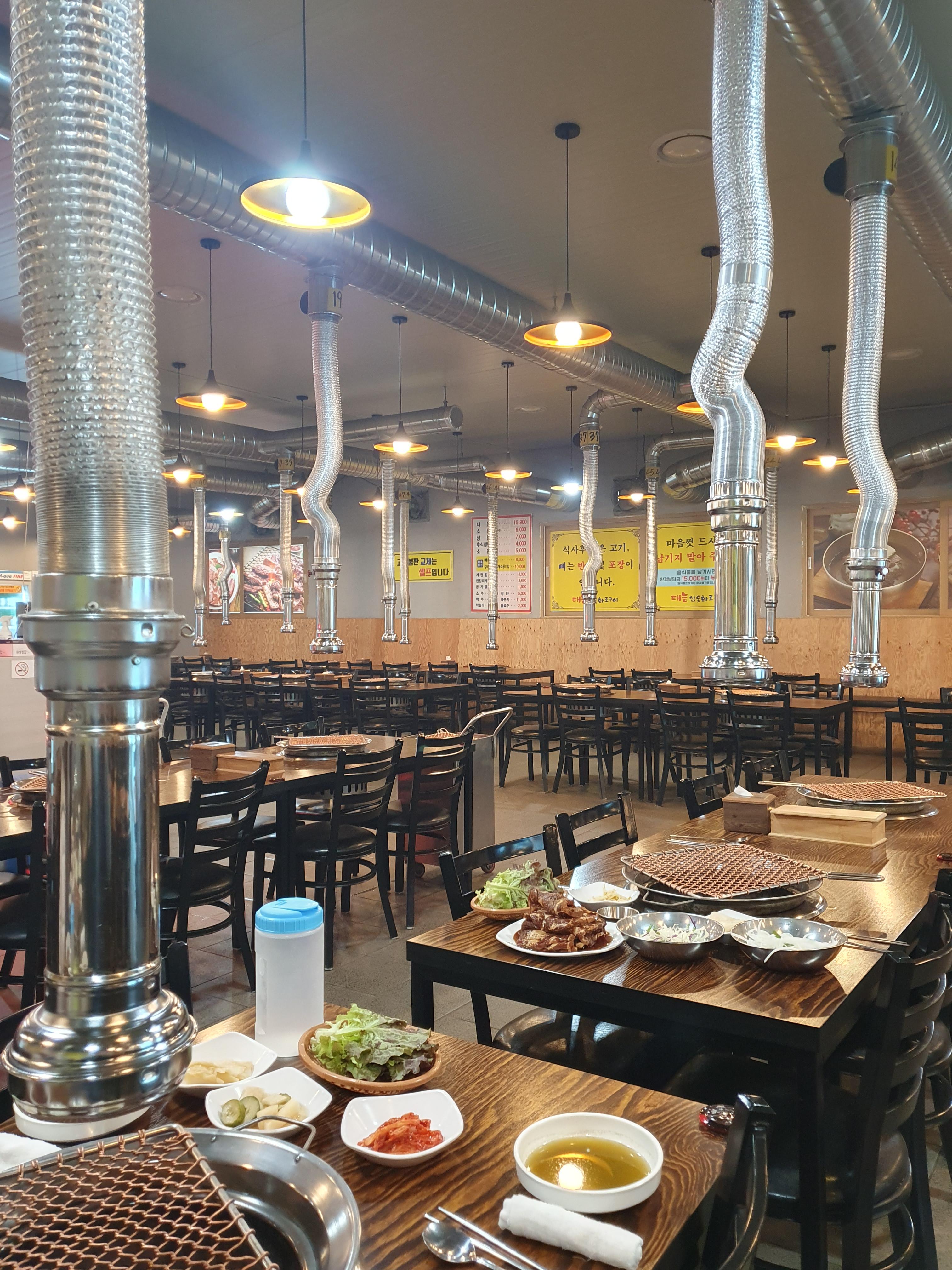 성거 맛집 태능 참숯 화로구이 가게내부