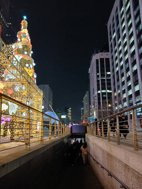 빛초롱 청계광장 출입구