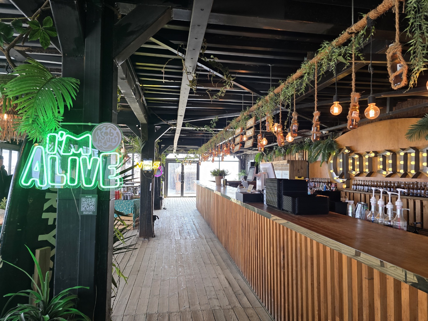 서피비치 실내 매장모습