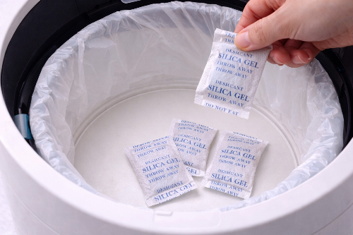 매직캔 실리카겔로 습기랑 냄새 차단하는 방법