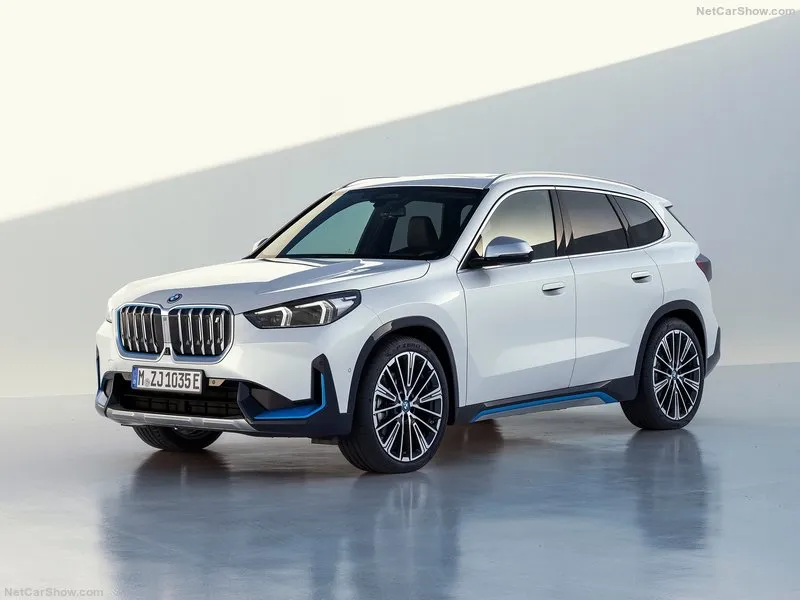 BMW iX1 외관 - 고성능 전기 SUV