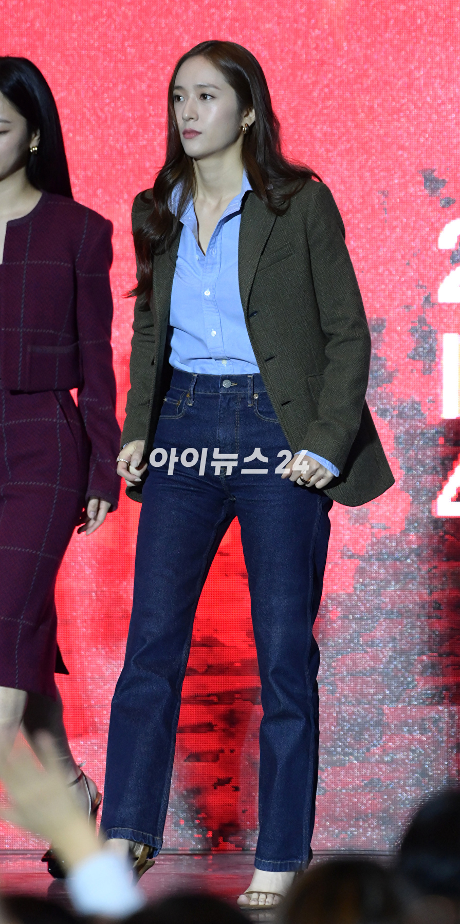 배우 정수정(크리스탈)이 7일 오후 부산광역시 해운대구 영화의전당에서 진행된 제28회 부산국제영화제 &#39;거미집&#39; 오픈토크에 참석하고 있다. [사진=정소희 기자]