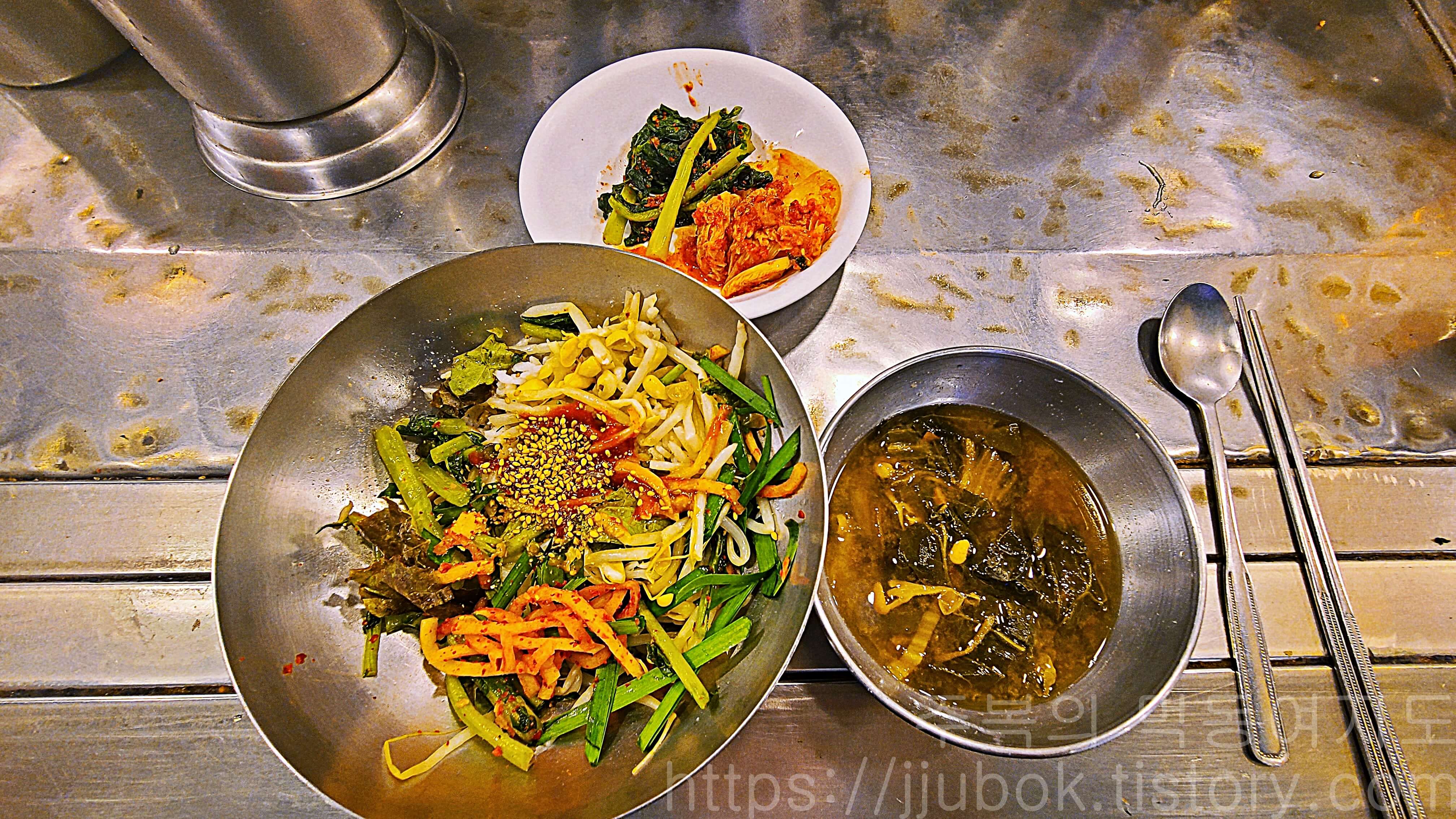 남해식당-세자매집-테이블-세팅