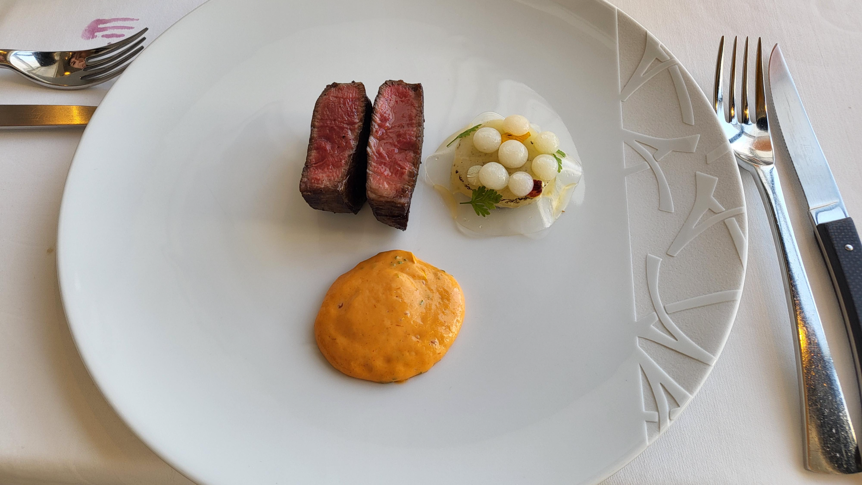 최상급 한우 안심구아, 알타리무, 쇼롱소스