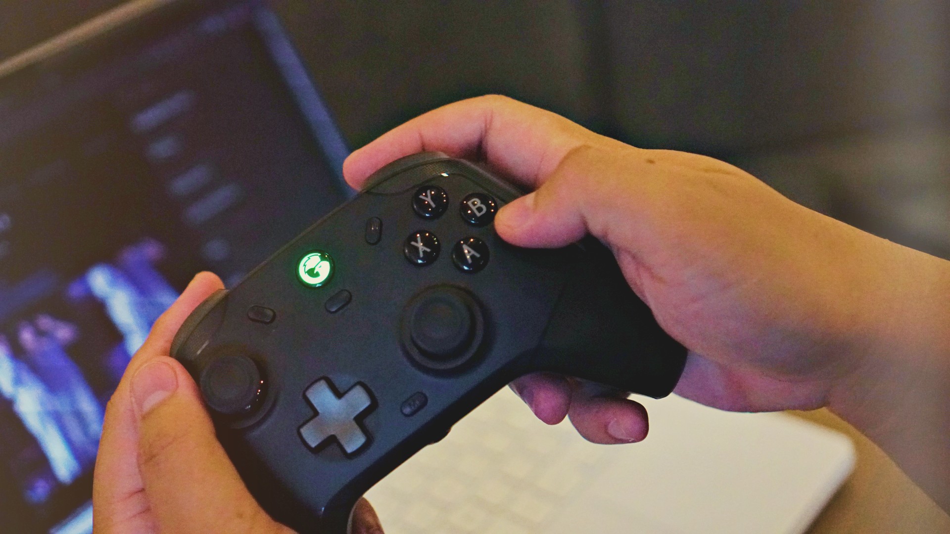 GameSir T4 Cyclone Pro는 훌륭한 만능 컨트롤러입니다