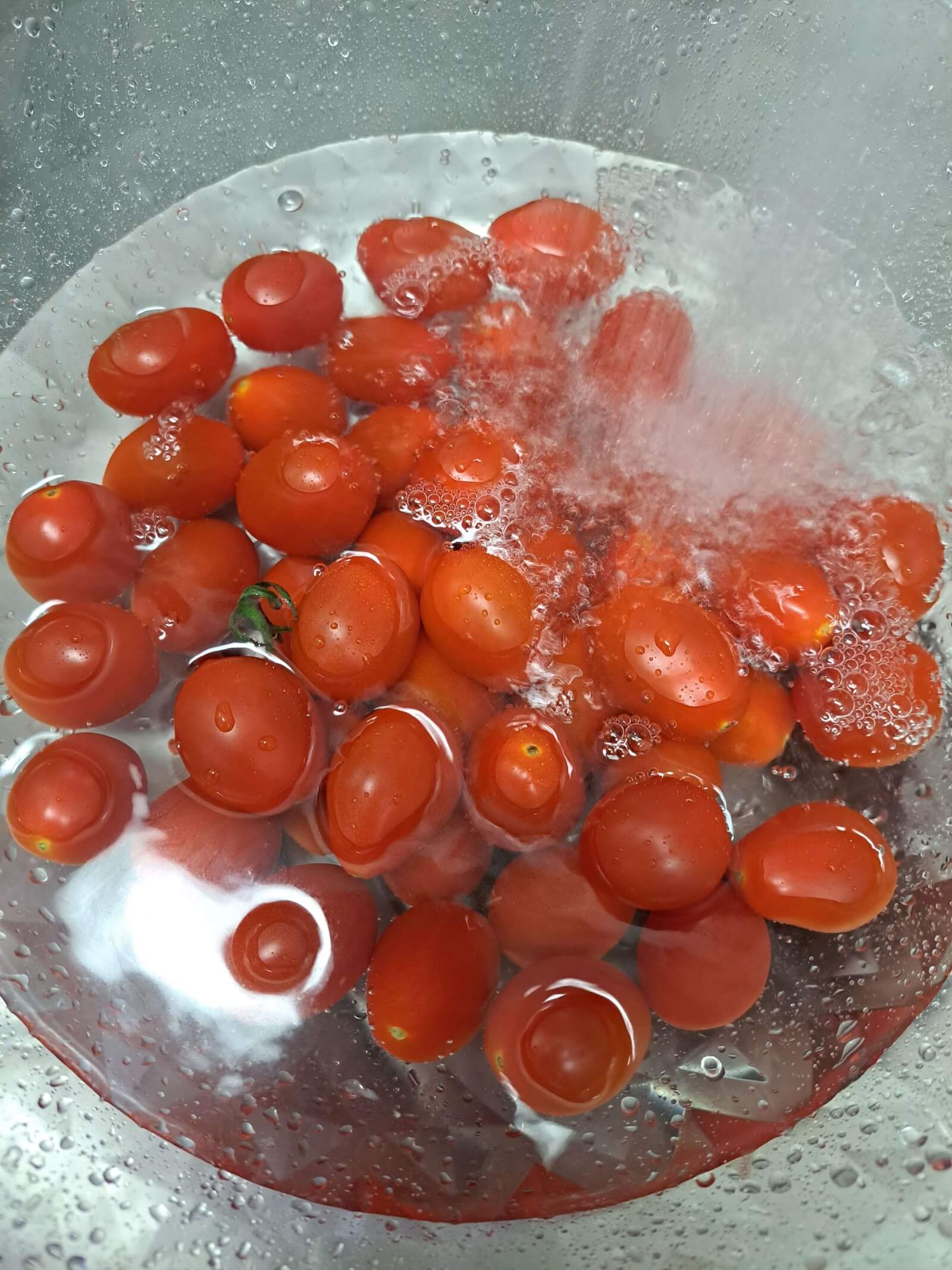 방울토마토 씻기