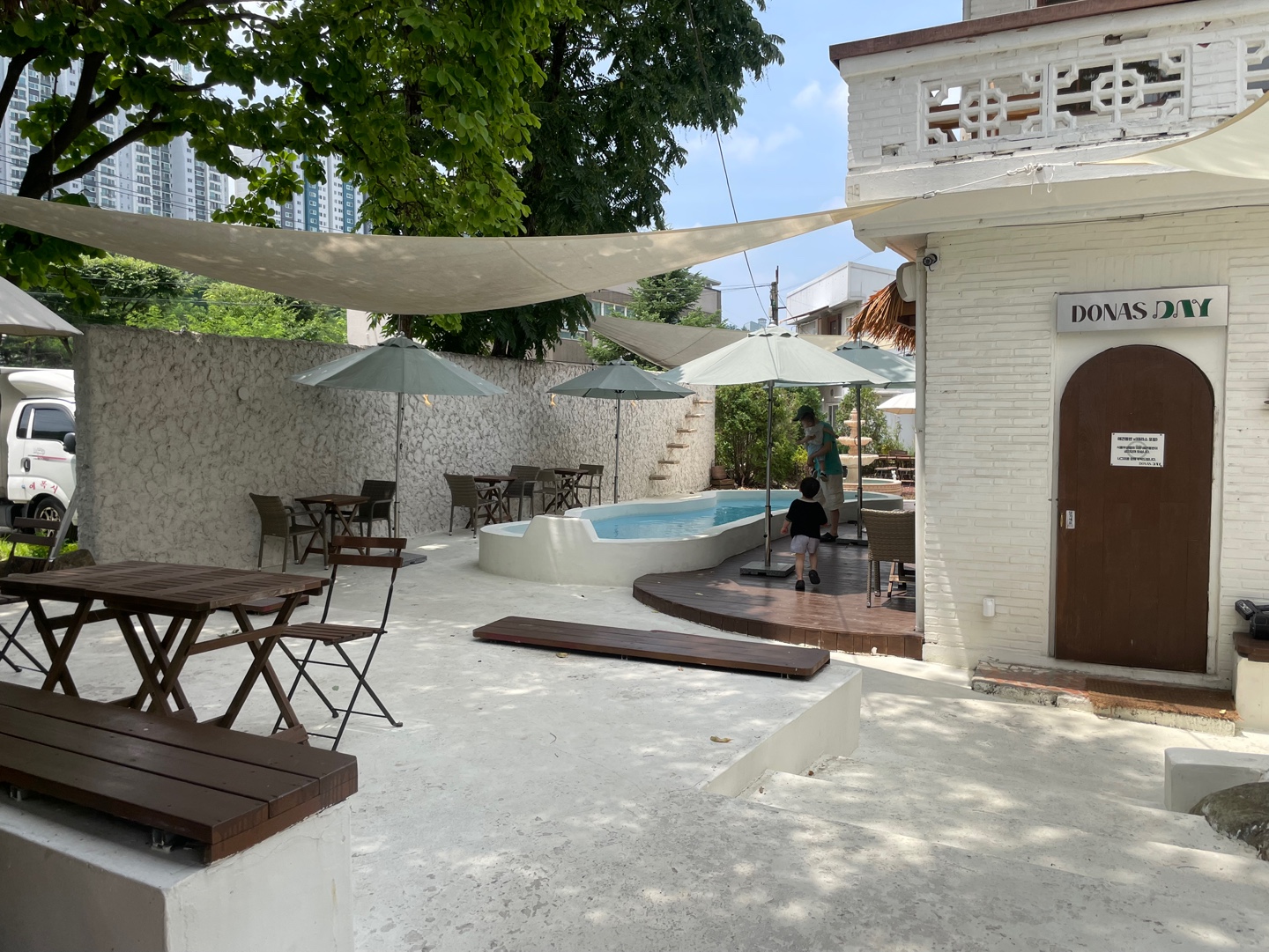 도나스데이 용인 본점 대형베이커리 카페