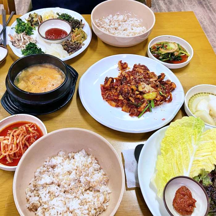 백반기행 안재모 편 산채 보리 비빔밥 직화 코다리구이 도토리묵 우거지 수제비 고양 서삼릉 맛집 소개