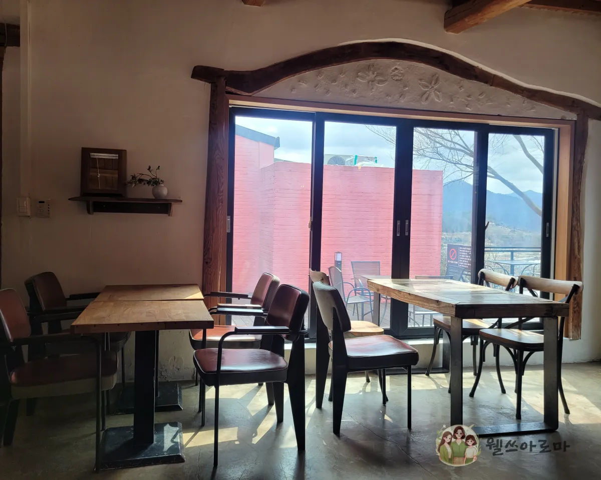 순매원근처카페-가마등-내부테이블