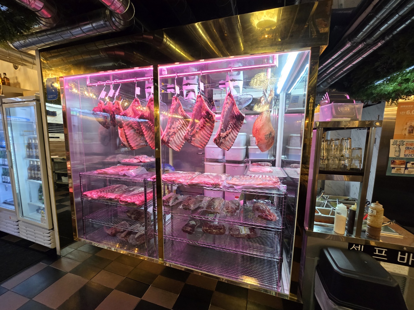 숙성중인 고기들