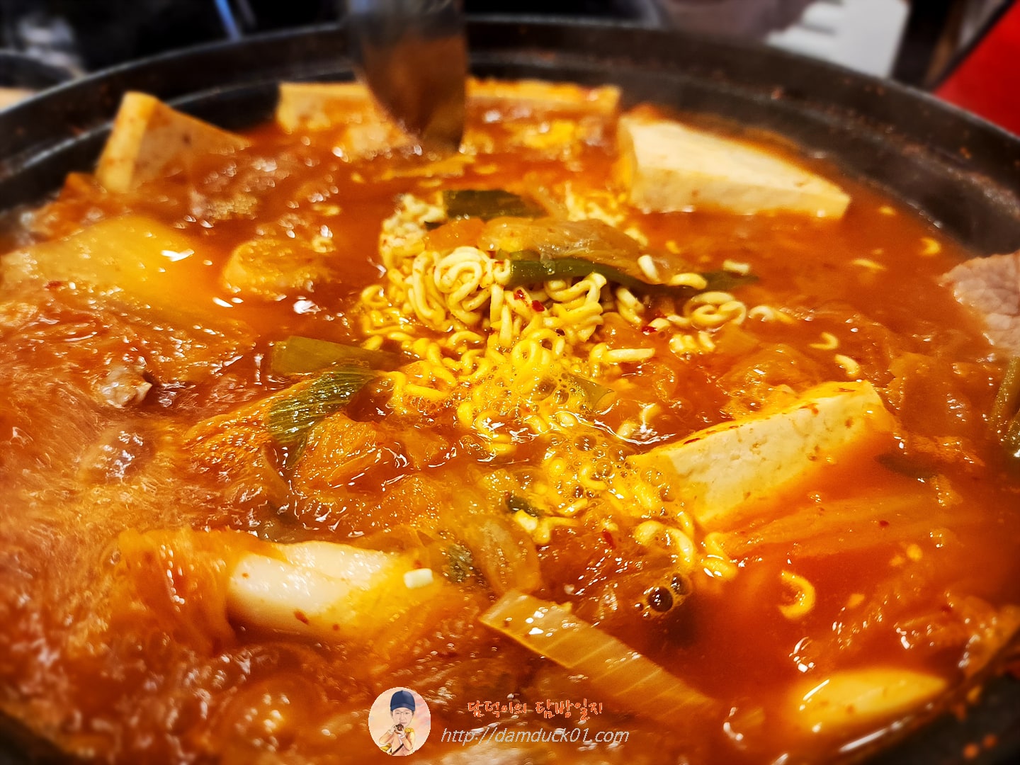 생목살김치찌개, 라면사리추가