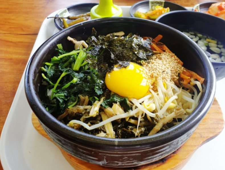 고창휴게소 돌솥 시래기 비빔밥의 맛있는 이미지