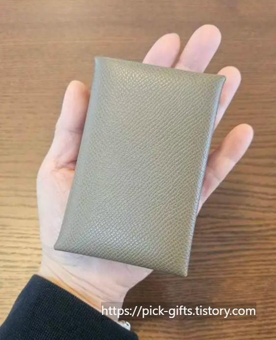 생일 선물로 받은 에르메스 칼비 카드지갑