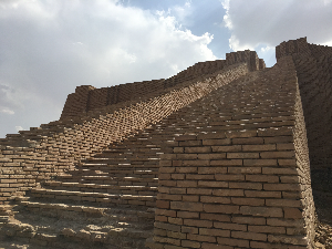 우르의 지구라트의 역사와 건축 그리고 고대 문명이 남긴 위대한 유산