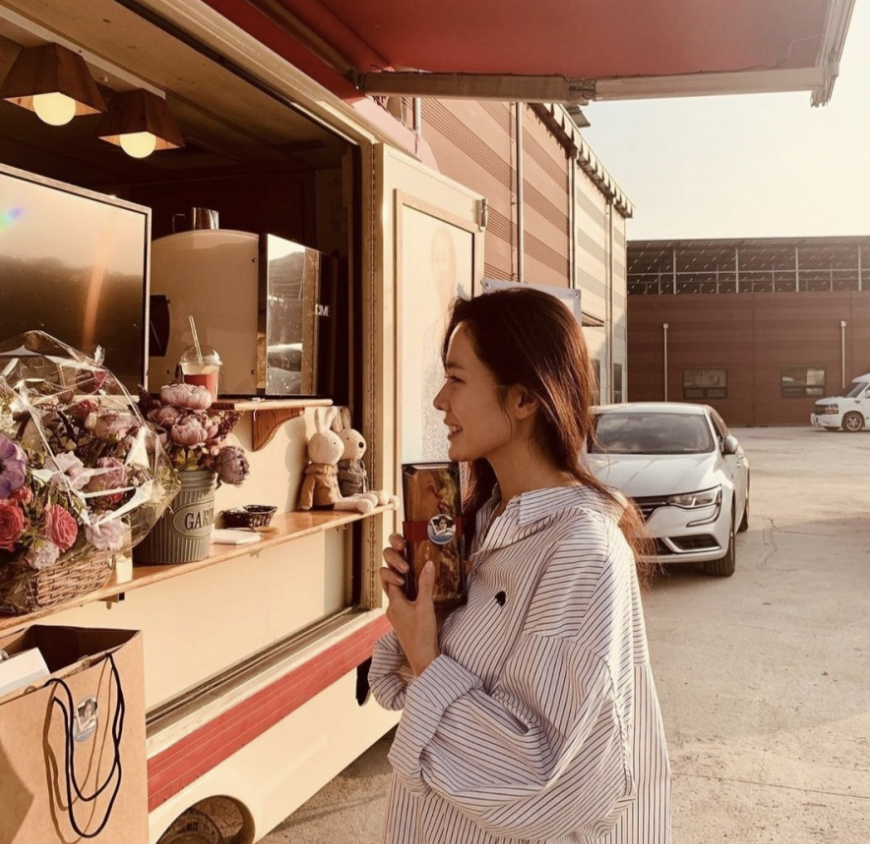 손예진 옆모습