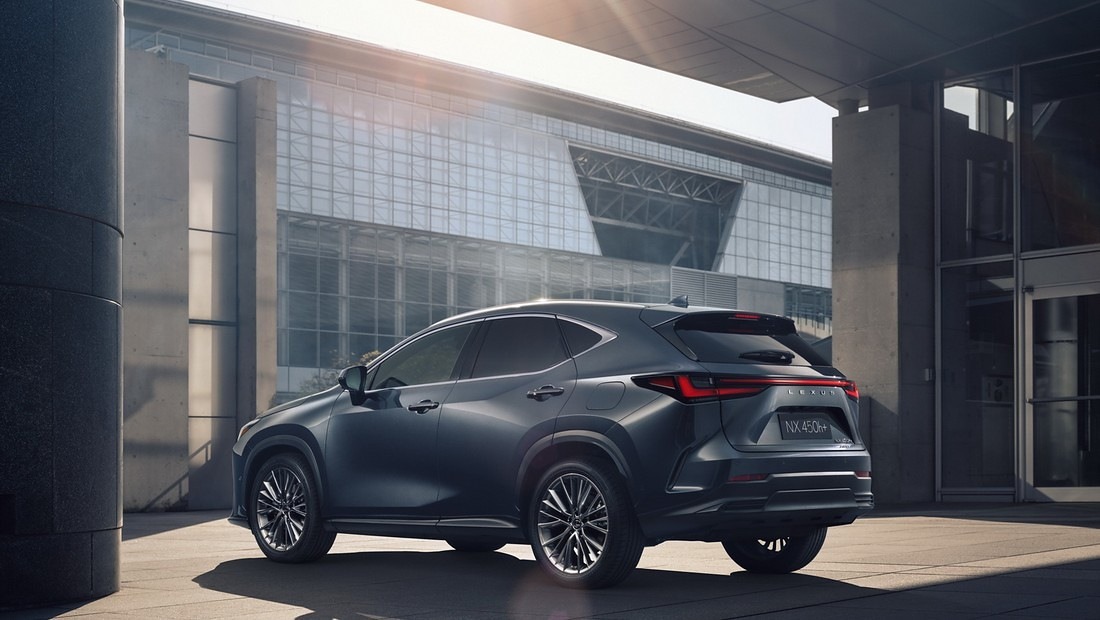 렉서스 NX450h+ 후측면 사진 출처 다음 자동차